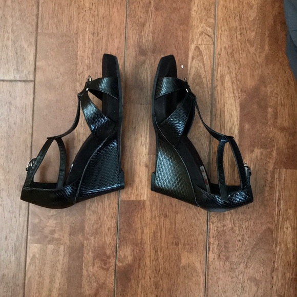 Black Wedges - Picture 2 of 3
